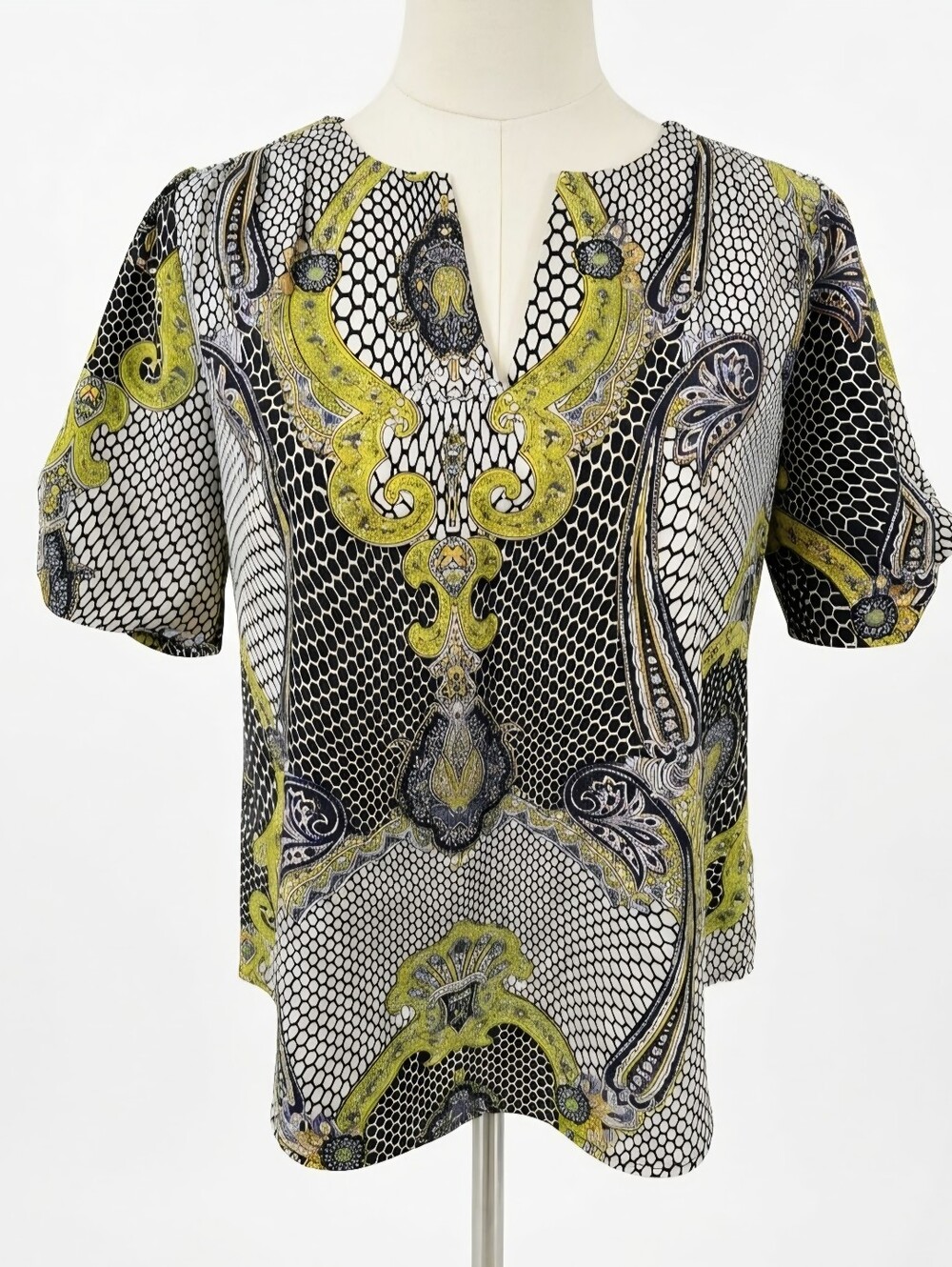 Milano Short-Sleeve Paisley Print Split-Neck Top in Yellow and Black Size S